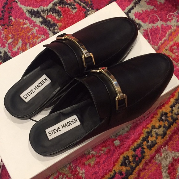 Brand new Steve Madden slides - Picture 3 of 3